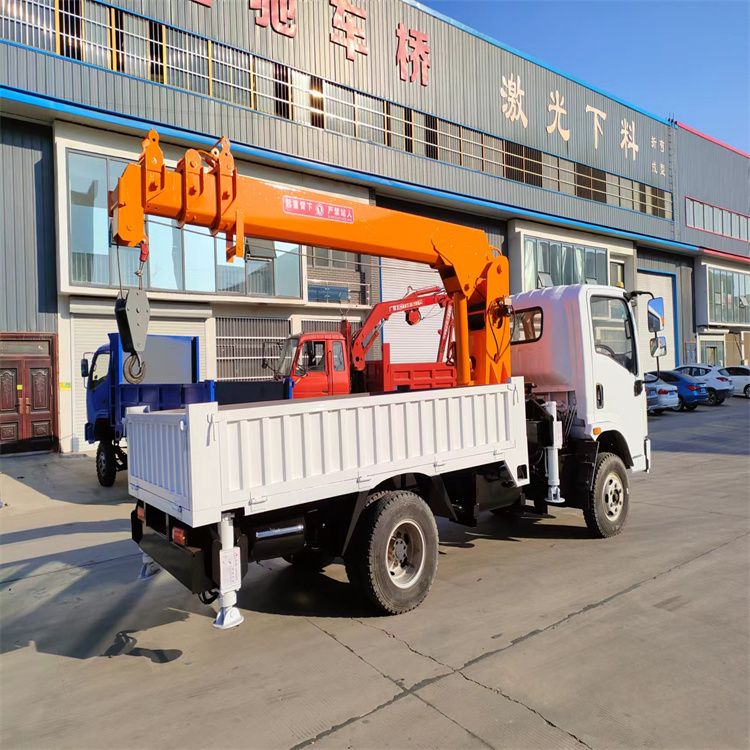 南开区三轮随车吊定制 农用改装机自备吊中瑞长期出售